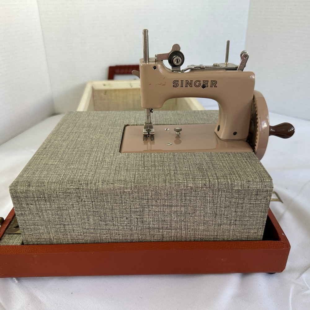 Singer Sewhandy Model 20 Sewing Machine Child Tan Good Vintage Hand Crank Case - Picture 11 of 16